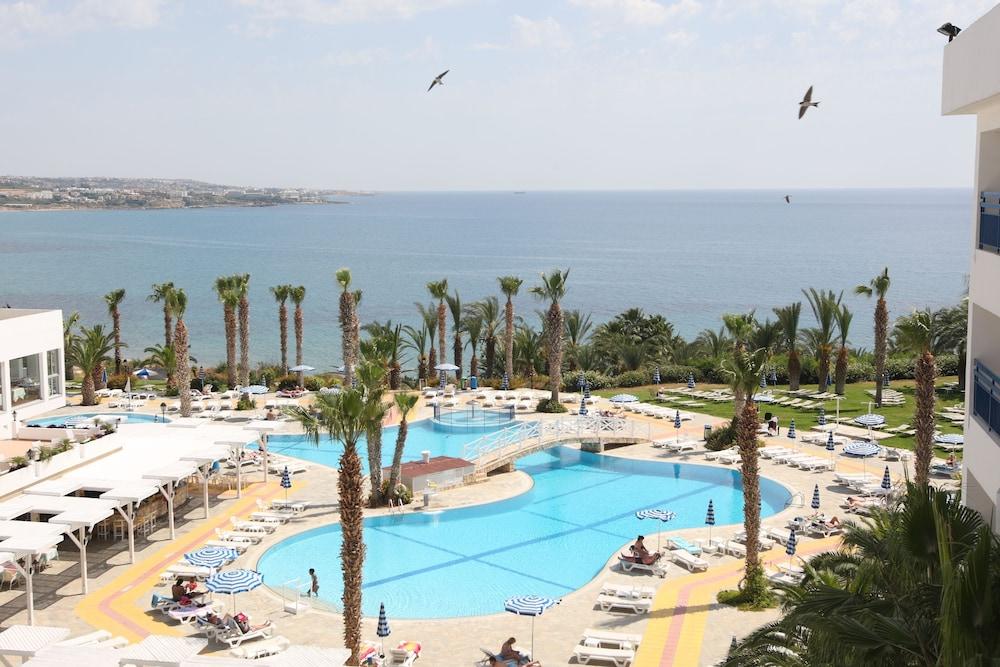 Ascos Coral 4*